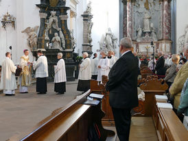 Diakonenweihe im Fuldaer Dom (Foto: Karl-Franz Thiede)